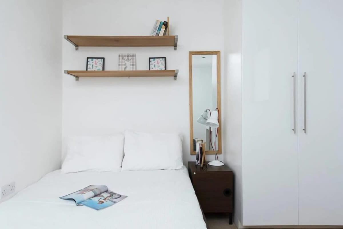 Modern 2 Bed Apartment W Balcony In London Bagian luar foto