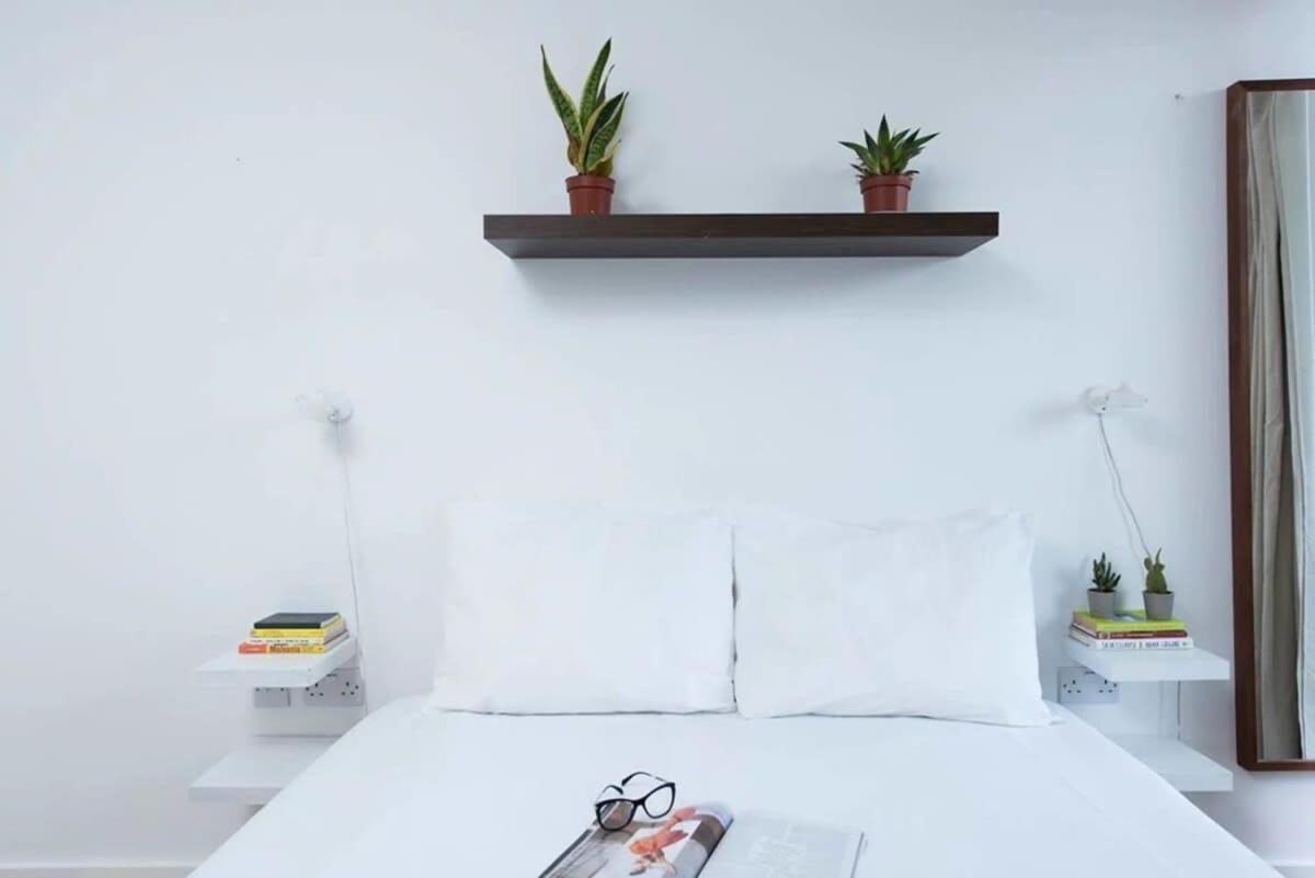 Modern 2 Bed Apartment W Balcony In London Bagian luar foto